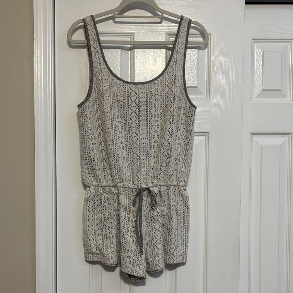 Forever 21 Gray Patterned Romper